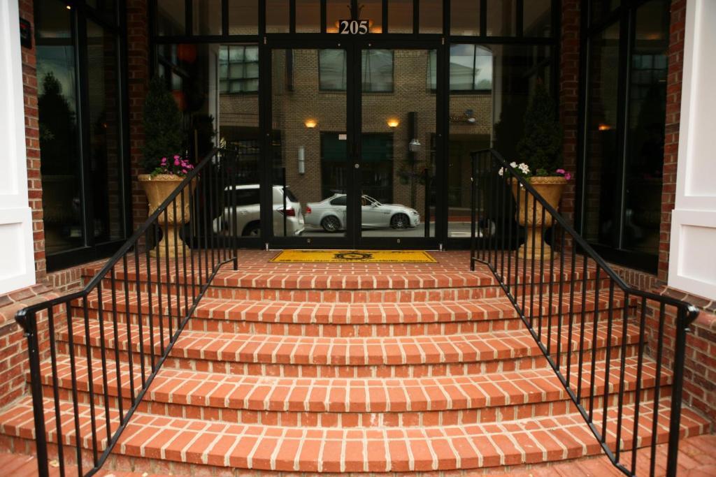 Main Street Inn Блэксберг Экстерьер фото